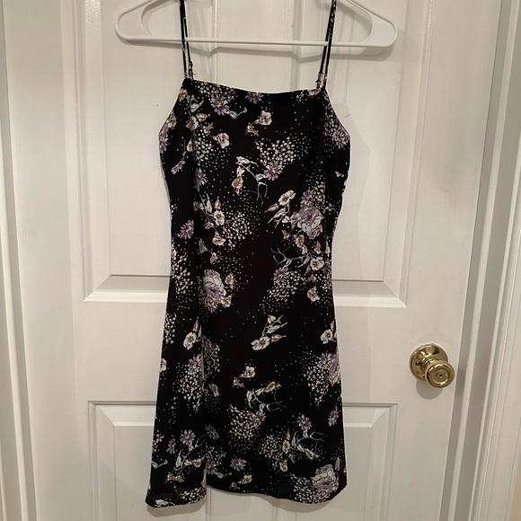 flowered dress - Picture 1 of 4
